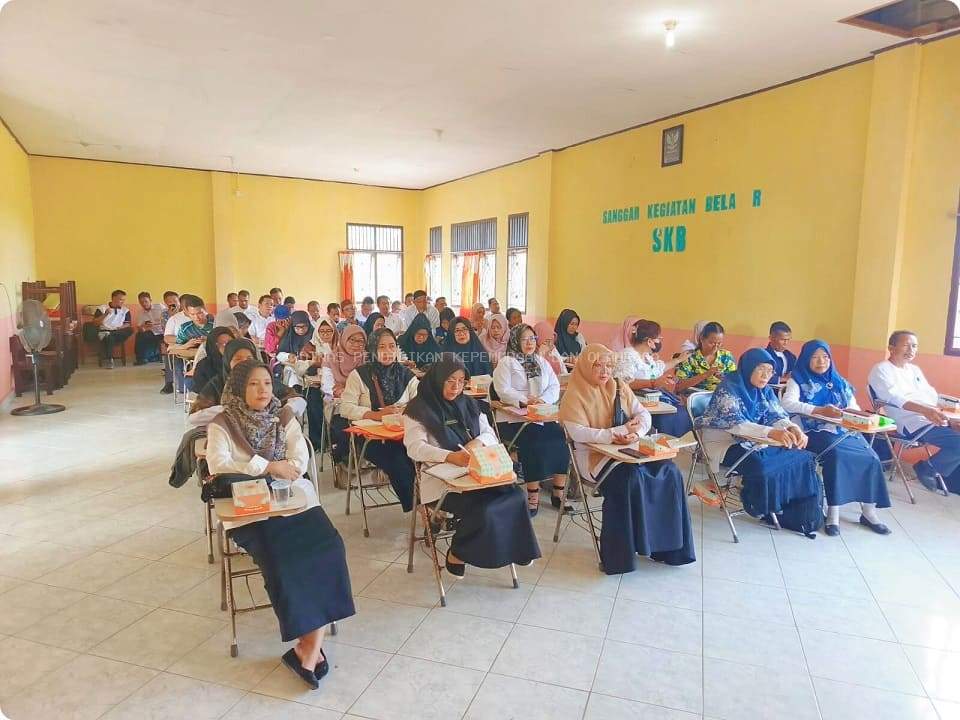 Pelaksanaan Survei Lokus dan Penandatanganan Kontrak Kerja Sama Pelatihan Koding dan Kecerdasan Artifisial